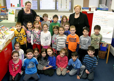 Legislator Jacobs reading at Robbins Lane School