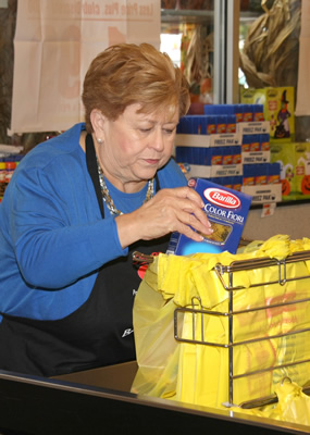 Legislator Jacobs Helps Bag Hunger 
