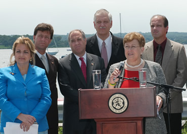 Presiding Officer Judy Jacobs calls for the protection of the Lloyd Aquifer. 